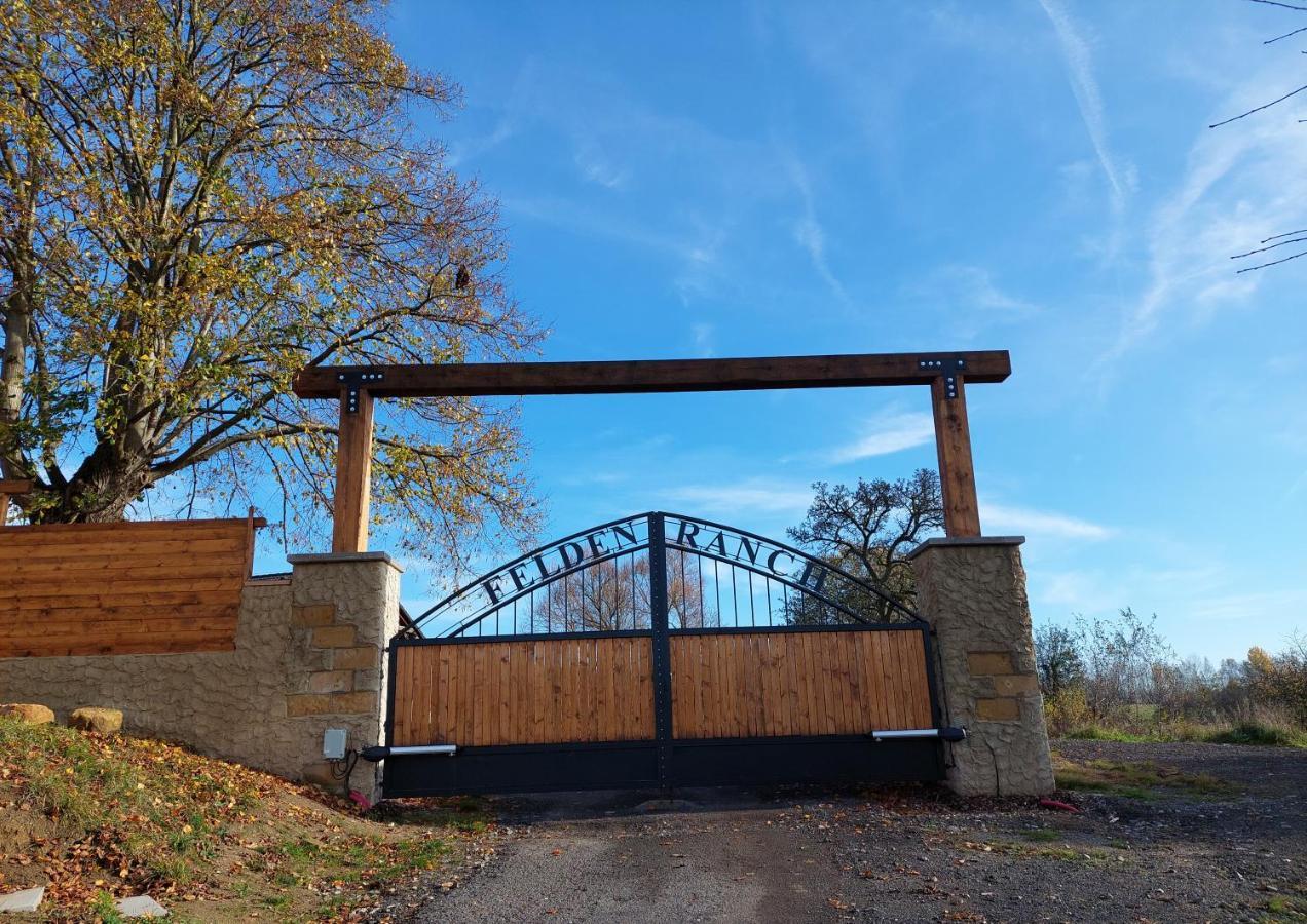 Penzion Felden Jablonne v Podjestedi Exterior photo